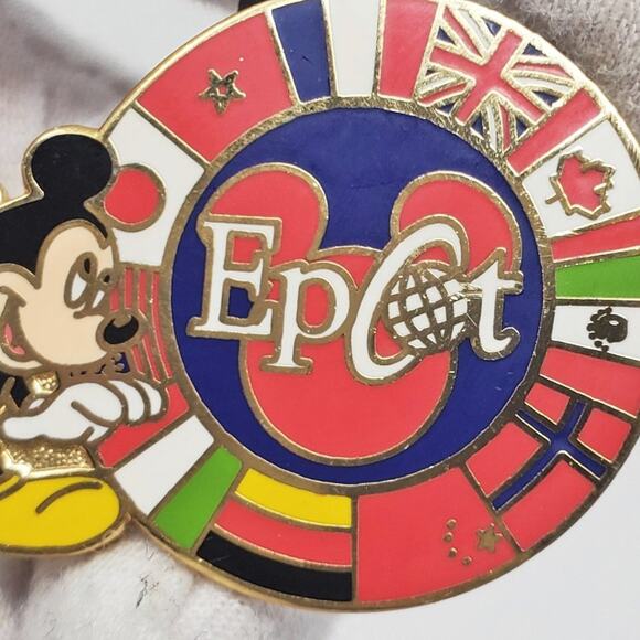 Disney Parks WDW Mickey Mouse & EPCOT Enamel Circle of Flags Pin ERROR Pin - Picture 4 of 10